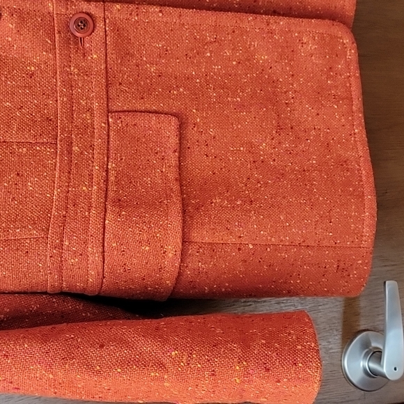 ESCADA VINTAGE size 42 Orange Jacket. Like new. - Picture 10 of 16